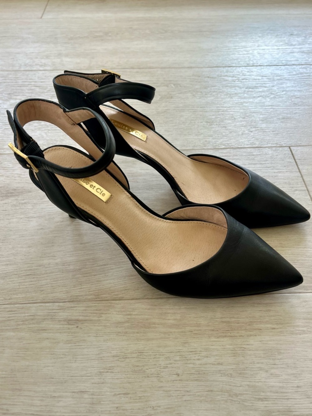 Louise et Cie Black Pointed-Toe Ankle-Strap Heels Size 9
